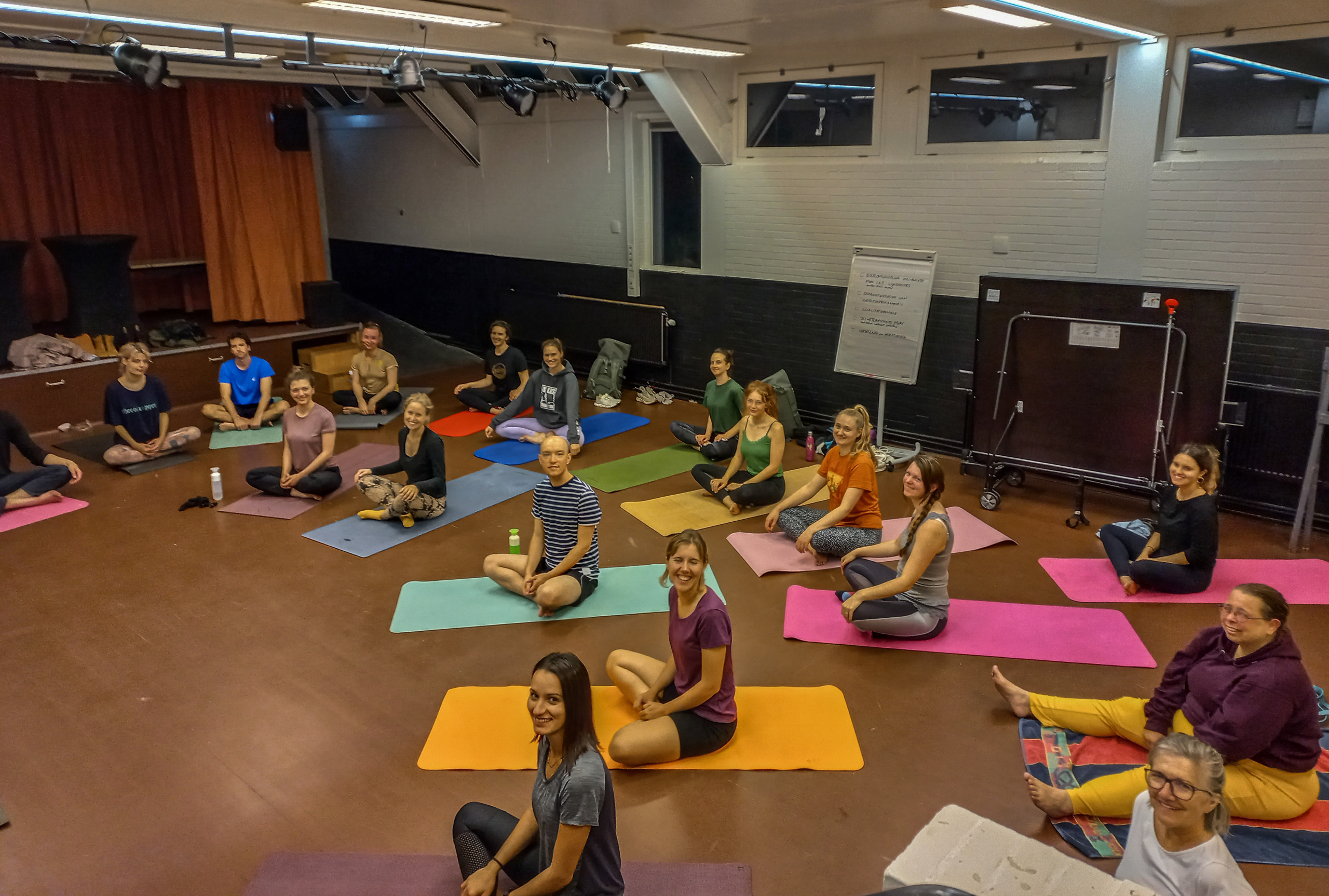 Yoga class at Nieuwe Sint Janstraat 35